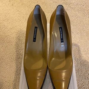 Bruno Magli Tan and Black Pump 9 1/2